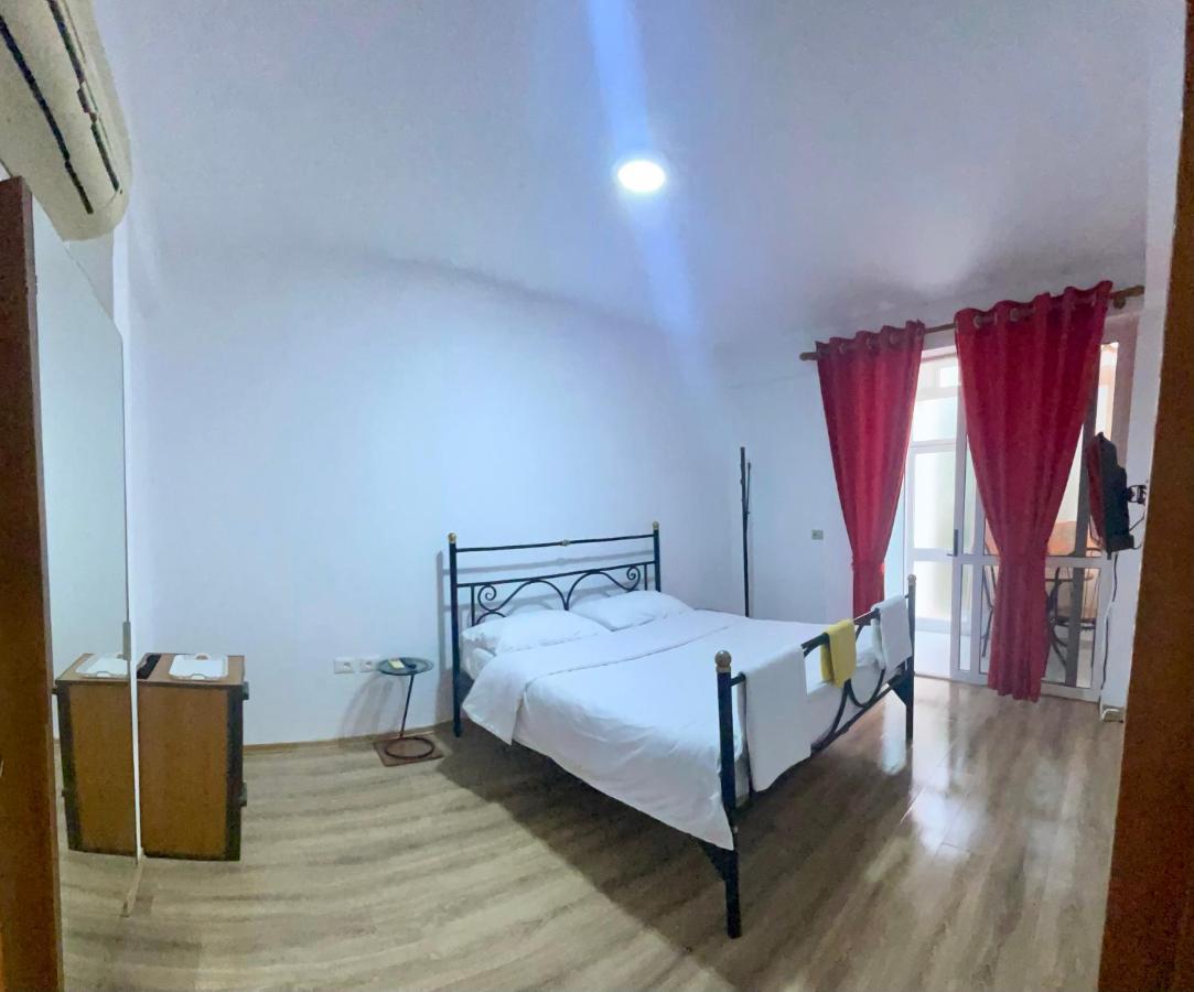 טיראנה Hotel Drinos מראה חיצוני תמונה