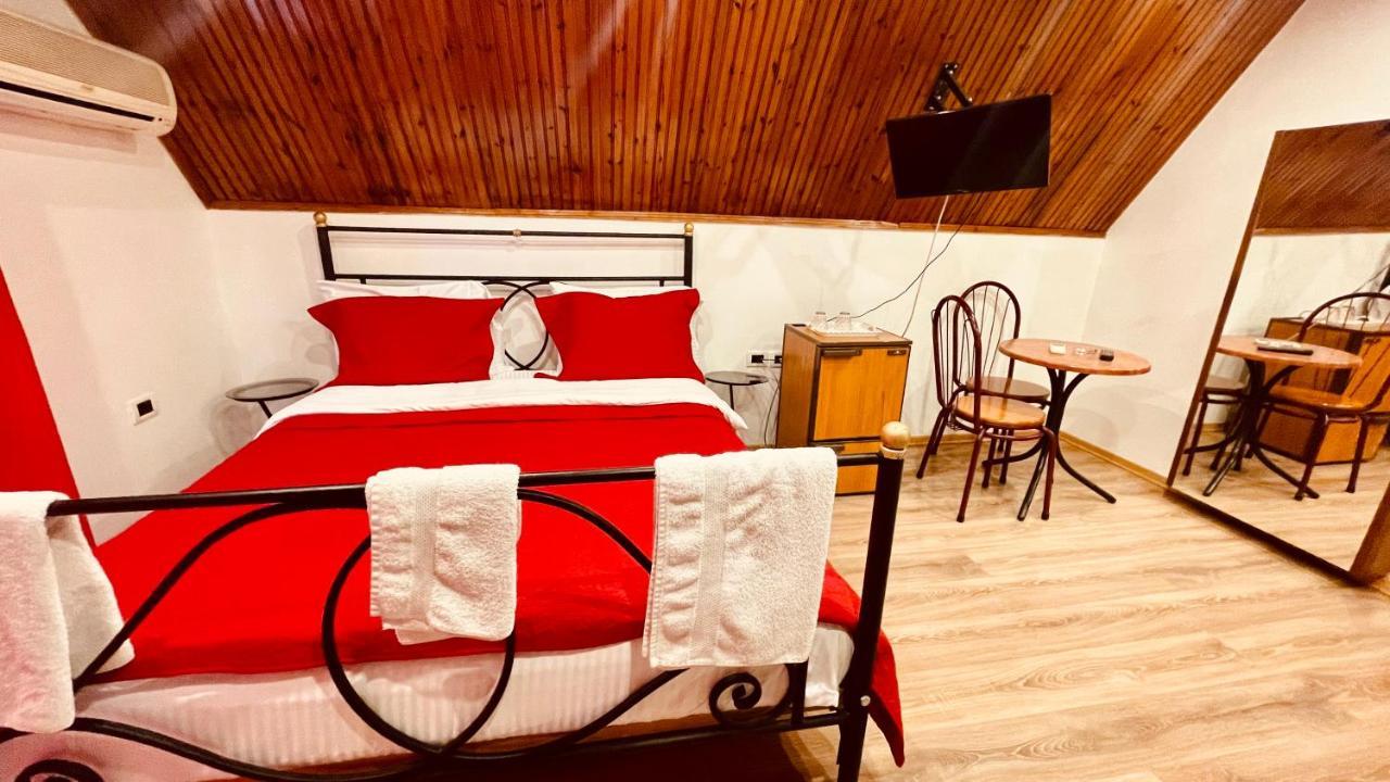 טיראנה Hotel Drinos מראה חיצוני תמונה