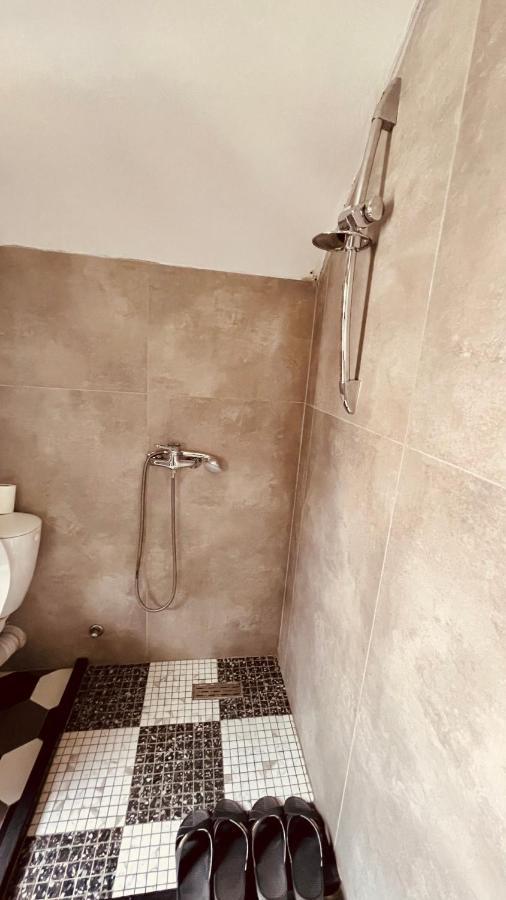 טיראנה Hotel Drinos מראה חיצוני תמונה
